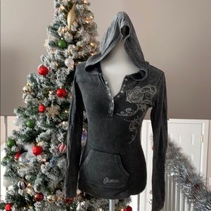 Guess hooded long sleeve top.